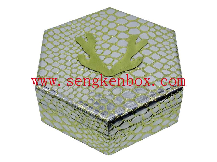 Подарочная кожаная коробка в форме шестиугольника