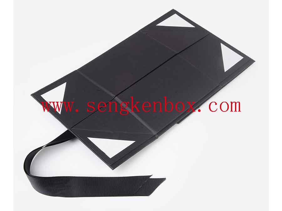 Подарочная коробка из черной магнитной бумаги
