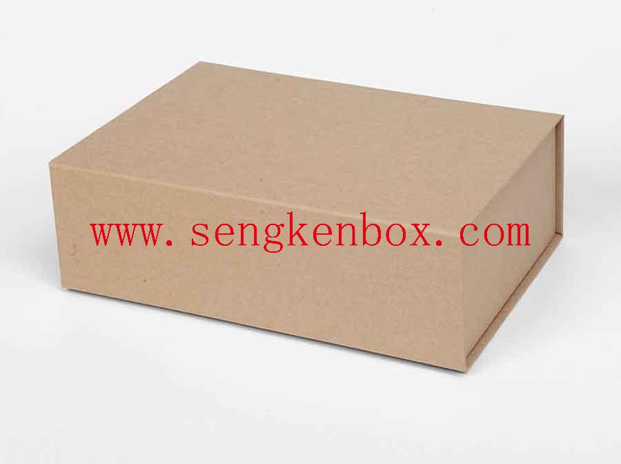 Коричневая крафт-бумажная коробка для доставки
