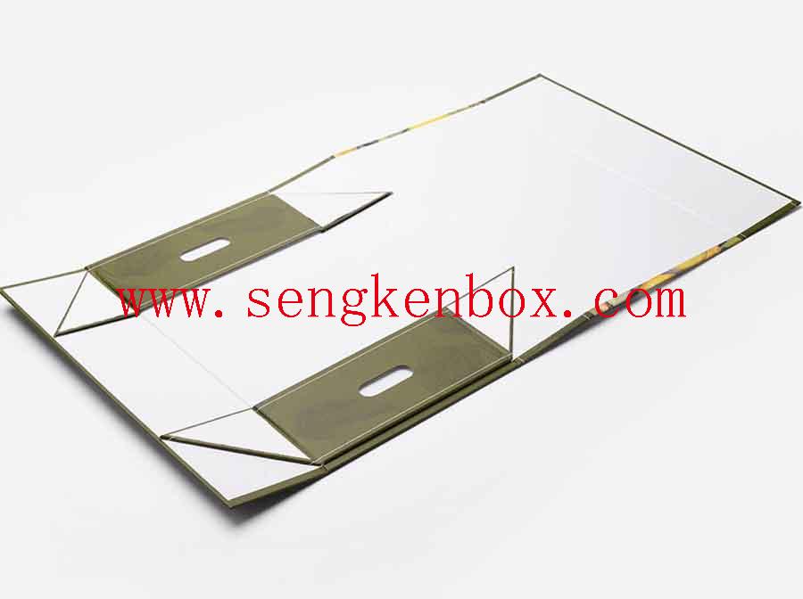 Складная подарочная коробка из зеленой бумаги