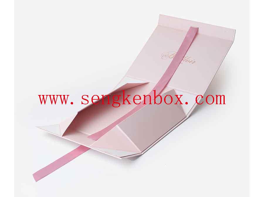 Подарочная коробка из розовой бумаги на заказ