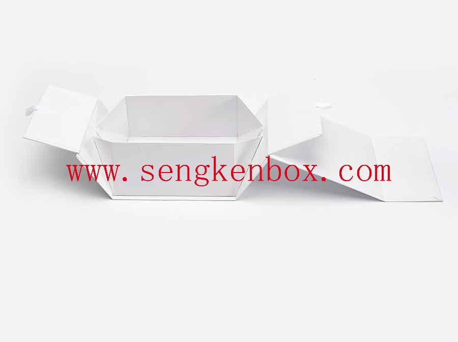 Белая ЭКО-бумажная подарочная коробка