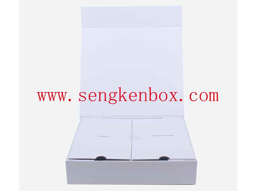 Подарочная коробка из белой бумаги