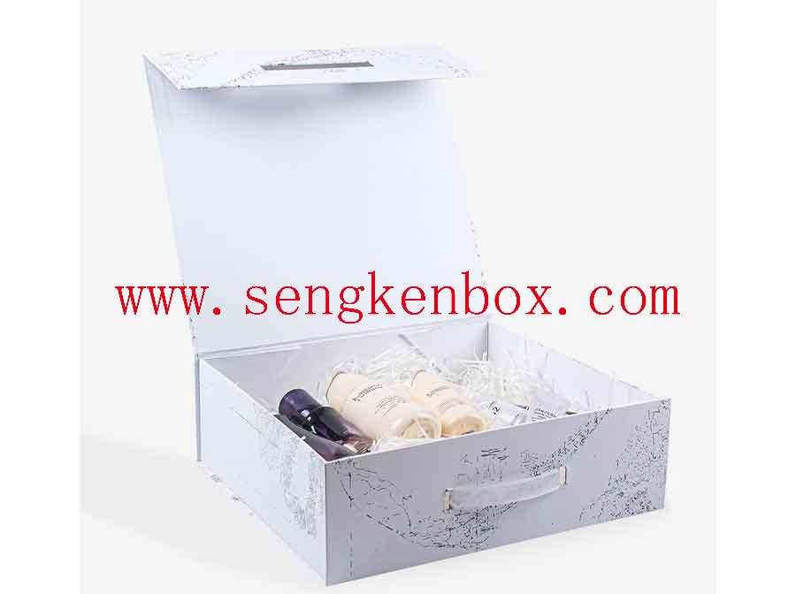 Подарочная коробка из переработанной косметической бумаги