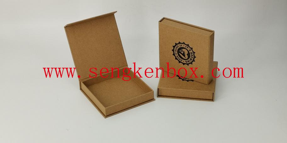 Бумажная коробка в форме книги