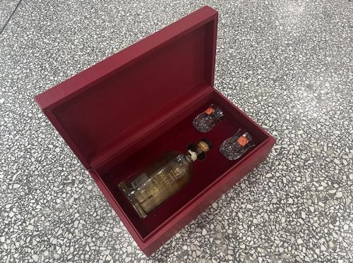 OEM и ODM Luxury Gift Wine Paper Box Packaging with Elegant Insert для продажи