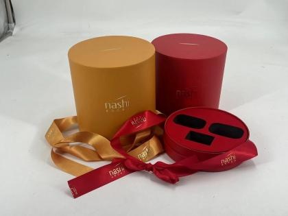 OEM и ODM Round Gift Box with Silk Ribbon Cosmetic Products Boxes with Gold Stamping and EVA liner для продажи